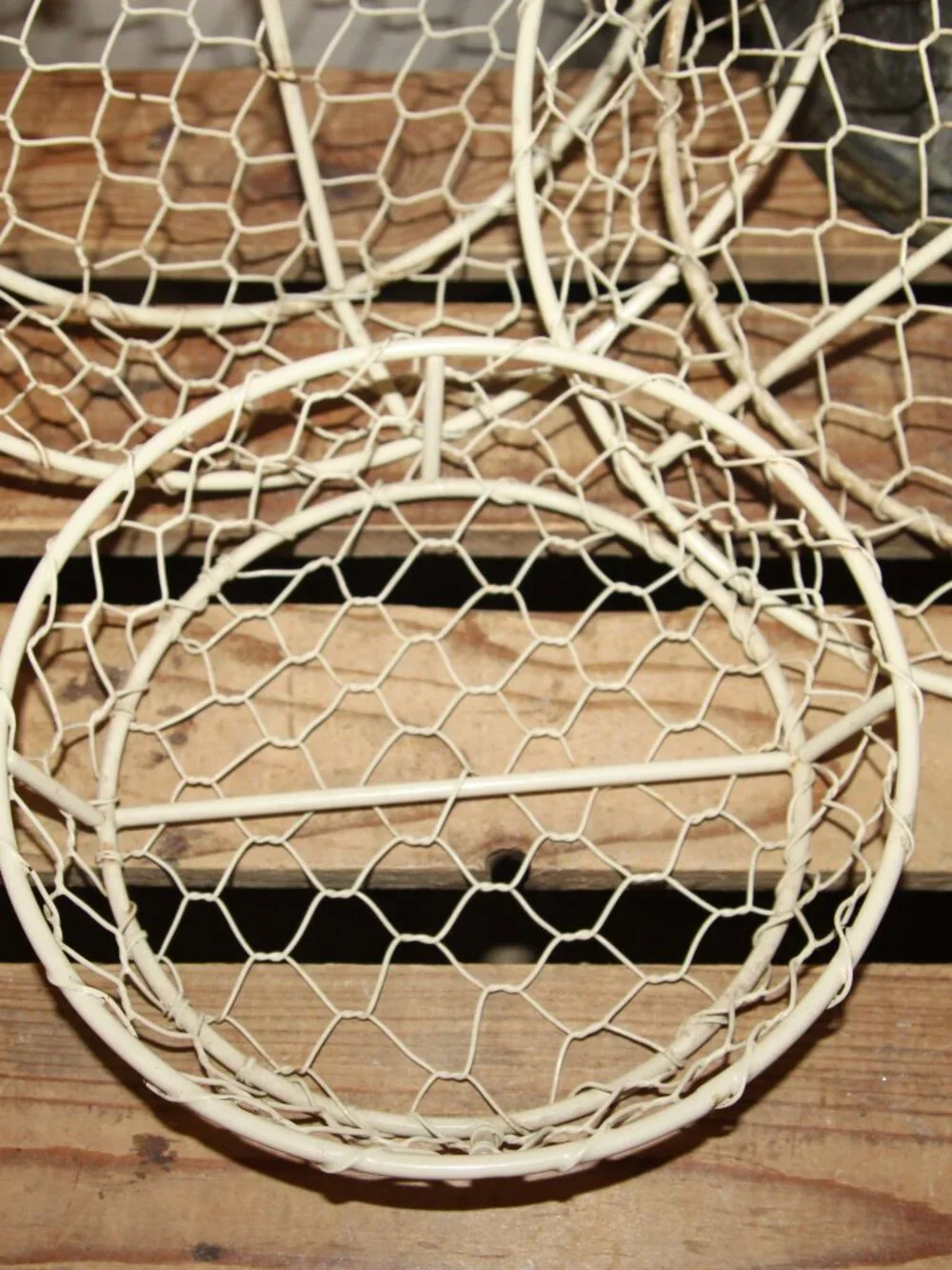 NEW Rustic French Country Farmhouse Cream Chicken Wire Basket Dish Tray Set